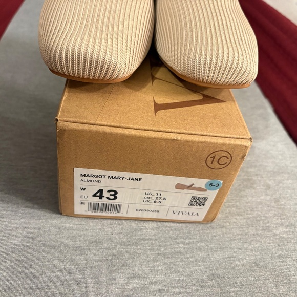 Vivaia Flat Shoes - Picture 3 of 8